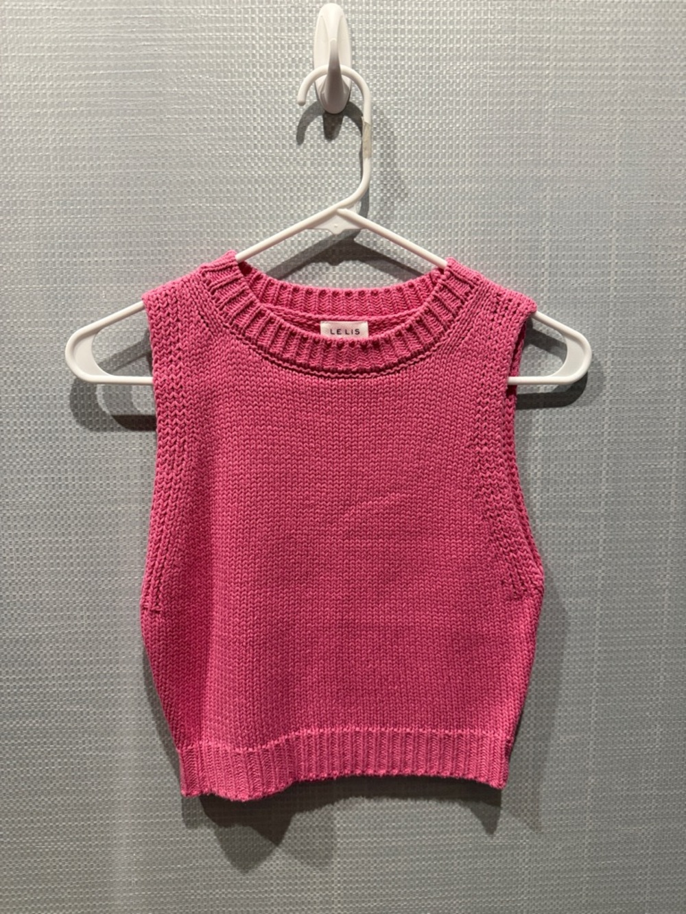 Le Lis Hot Pink Ribbed Knit Cropped Vest